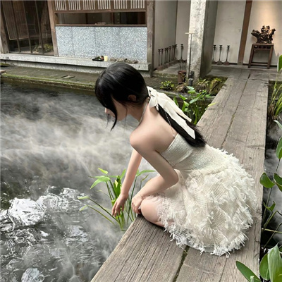海宁伴游女生仇吉月的资料